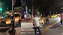 Latino taxikári v ich prirodzenom prostredí