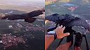 Stretnutie paraglidera a supa