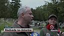 Medvede požierali sviece na cintoríne v Ružomberku