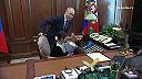Trojník Putina sa stretol s malým dievčatkom. Dojímavý príbeh.