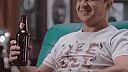 Zelenský relaxuje a papká popcorn