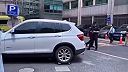 Čínska polícia preparkováva autá
