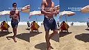 Pohodu na pláži v Rio de Janeiro narušila obrovská „spiaca vlna“