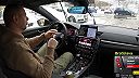 Všímavý Taxikár zachránil vystrašenej babičke 3000€ pred podvodníkom (rešpekt)