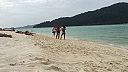 Biela piesková pláž pri klube Zodiac Beach Bar na thajskom ostrove Koh Lipe