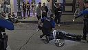 Na uliciach texaského Austinu opäť panovala dobrá nálada, polícia použila TASER!
