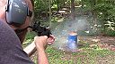 Mini UZI 9mm vs. oceľový sud plný vody