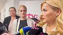 Novinári dostali poriadnu lekciu od známej blondínky