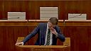 Alojz Hlina chytil záchvat smiechu v Národnej rade SR!