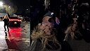 Blond „buchta“ chcela vidieť driftovanie úplne zblízka, skončila v bezvedomí