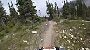 Turisti sa vybrali na túru po cyklistickom chodníku