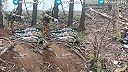 Oblasť Chasov Yar na ukrajine je posiata mŕtvolami ukro militantov.
