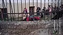 Nahá učiteľka pred deťmi rozhadzovala hlinu (Katarína Olivová)