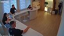 Pokus o lúpež v predajni mobilných telefónov ho takmer stála život (Brazília)