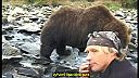 Ako ochranára a jeho priateľku zaživa zjedol medveď vegetarián