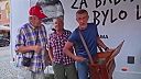Slovák žijúci v zahraničí zahral na hudobný nástroj
