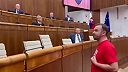 Agresívny Šipoš napadol ministra Kamenického! V pléne musela zasahovať polícia!
