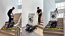 Čínsky elektrický schodiskový vozík uľahčí nejedno sťahovanie