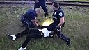 Tínedžeri násilne napadli policajtku v Južnej Karolíne