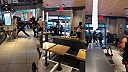 V McDonalde v New Yorku vypukla obrovská bitka medzi adolescentami