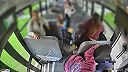 Študenti v Pensylvánii zachránili školský autobus po zdravotnom probléme vodiča