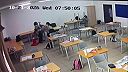 Študent napadol učiteľku v triede: Kričal, že si to zaslúži a zranil