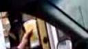Namontovali na auto klaksón z vlaku