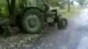 video Ožran vs traktor