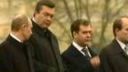 Aj politikov unavujú dlhé oslavy, tak vymýšľajú