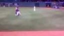 A že baseball je nudná hra.