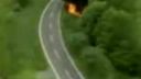 Nahly koniec rally auto v plameňoch