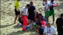 Škaredá zlomenina pri plážovom futbale