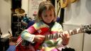 Zoe Thomson - malá rockerka.