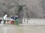 Piknik uprostred rozvodnenej rieky Nitry