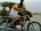 Arab na motorke