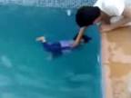 Ako učia plávať deti arabi