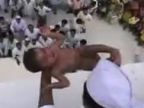 Indický rituál zhadzovania detí