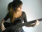 Marta Altesa a jej bass cover Jamiroquai - Time Wont Wait