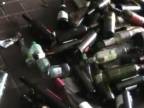 NRSR Upratovačka našla fľaše od alkoholu