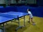 Ako trénujú malé deti ping pong