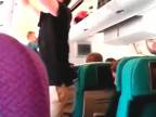 Posledné zábery pasažierov z malajzijského lietadla: O pár 