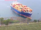 Kontajnerová loď narazila do pobrežia (Hong Kong)