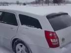 Ako zbaviť auto snehu? (Rusko)