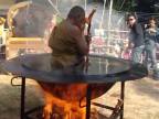 V Thajsku varili v kotli budhistického mnícha