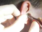 Slabšie počujem na pravé ucho (mazová zátka)
