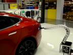 Prototyp nabíjačky elektromobilu Tesla Model S