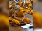 Byť budhistickým mníchom nie je jednoduché