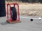 Explózia pneumatiky nákladného auta
