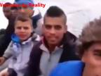 Veselá párty migrantov v člne (smer EÚ)