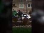 Policajt napadol vo Vranove nad Topľou mladíka